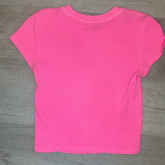 Bright pink t-shirt - Picture 3 of 3